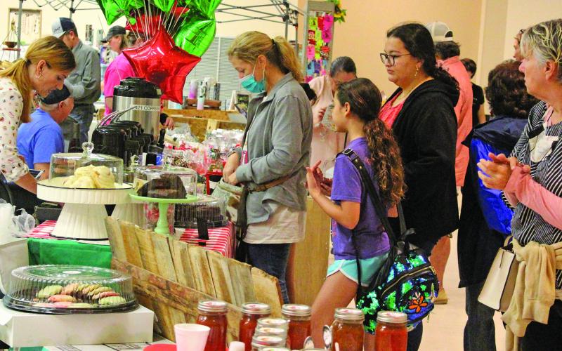 Christmas Market Day at Bay City Civic Center Saturday, Dec. 18, was  “absolutely successful,” Mitch Thames, president of Bay City Chamber of Commerce and Agriculture, told commissioners court Monday morning. Thames said he was pleased by the turnout of shoppers and vendors.  Sentinel photo/ Jessica Shepard