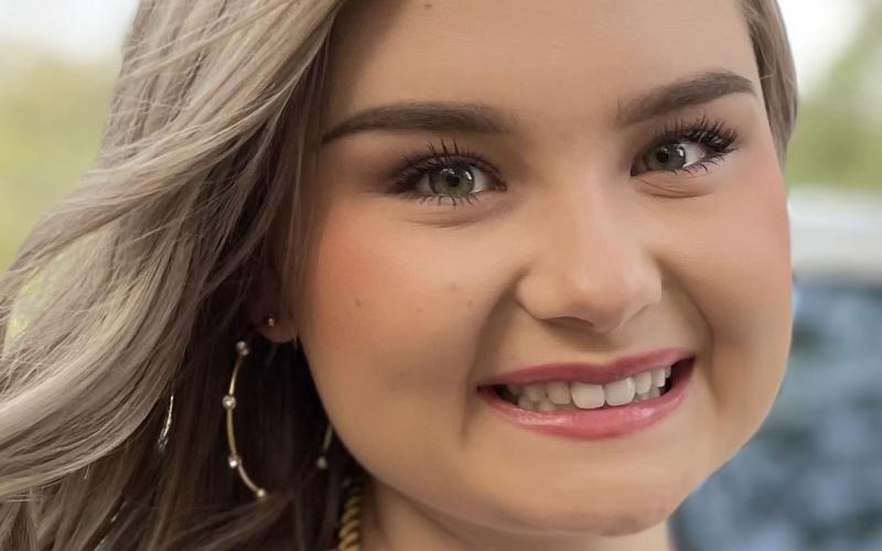 Lora Svetlik Van Vleck Valedictorian