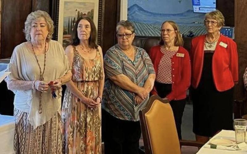 Sentinel photo/Jessica Shepard The Pilot Club of Bay City installed new officers for the 2022-2023 year recently. Incoming officers from left to right are President Sue Jahnsen, Director Jennifer Bishop, Director Barbara Smith, Treasurer Loretta Griffin, Secretary Sherry Radford, and President-Elect Theresa Knebel.