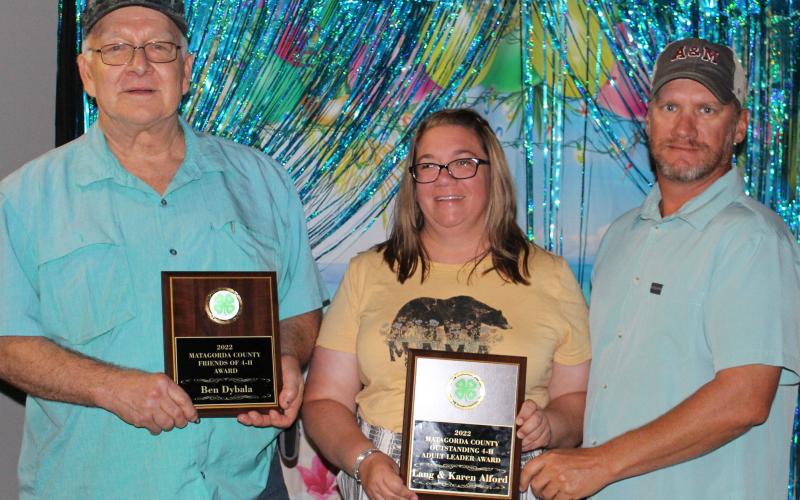 Sentinel photo/Jessica Shepard The “Friend of 4-H” award went to Ben Dybala and the “Outstanding 4-H Leader” award went to Karen and Lang Alford.