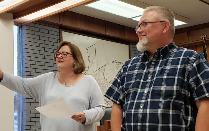Bay City City Manager Shawna Burkhart introduced new Tourism Manager Darve Smith to his board Monday, Aug. 29. Smith took office Friday, Aug. 26. Bay City Sentinel/Jessica Shepard