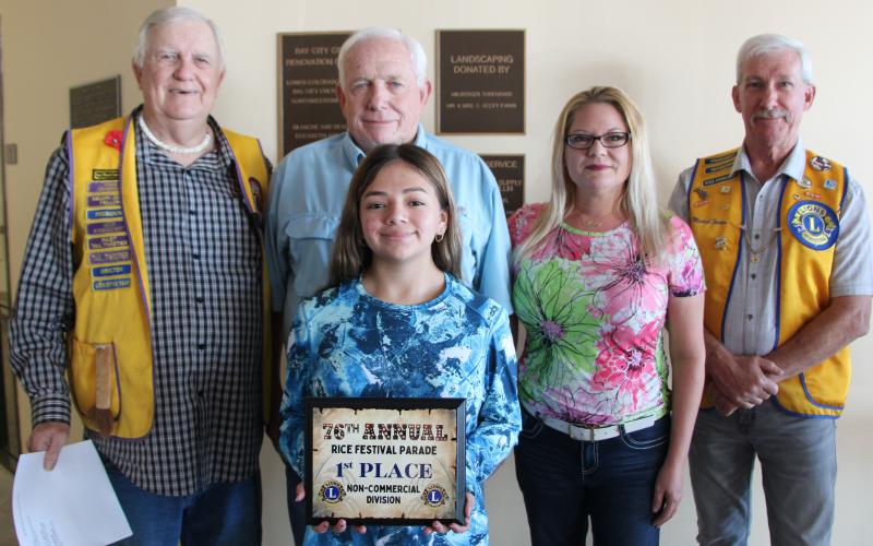 Sentinel Photo/Mike Reddell Lena’s Landing won first place in the commercial division of the Rice Festival Parade Oct. 22. Second place winner was Bay City Academy of Performing Arts and third place winner was Lansdowne Moody Company