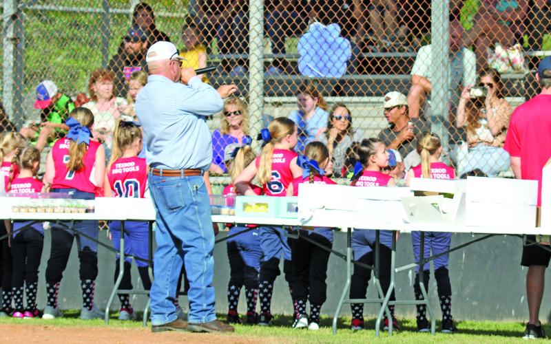 Anna Hernandez photo Van Vleck Little League opened its season Saturday, March 25, with a cake auction, followed by the first games.