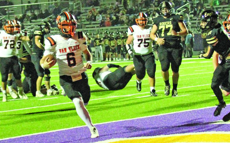 Anna Hernandez photo Van Vleck running back Brett Noster (6) scored one of the 3 Lep touchdowns on Friday night's game