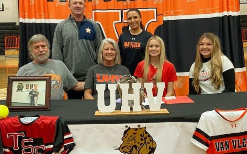 VVISD  photo  January 26, Keira Reis has signed to continue her softball career at the University of Houston-Victoria. Keira Reis is a senior at Van Vleck High School and plays softball for the Lady Leopards.