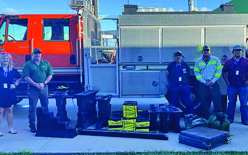 Tenaris photo The TenarisBayCity firefighting team recently donated cribbing and blocking equipment to the Van Vleck Volunteer Fire Department, which helps reduce the risk of equipment failure when operating lifting tools. We’re proud to be able to give back to our local volunteer fire departments to show our appreciation for keeping our community safe!