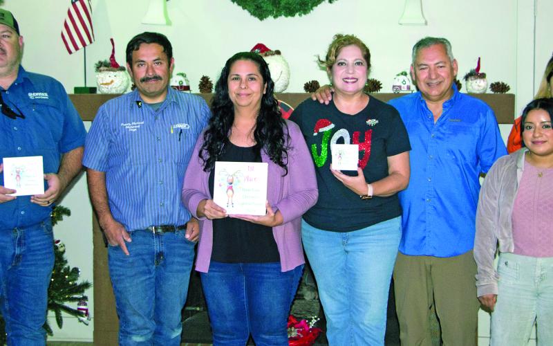 Bay City Sentinel Photo/Jessica Shepard Commercial float winners were Frontz Electrical in first place with Shoppa's Farm Supply and Colesio Real Estate in second and third place respectively.
