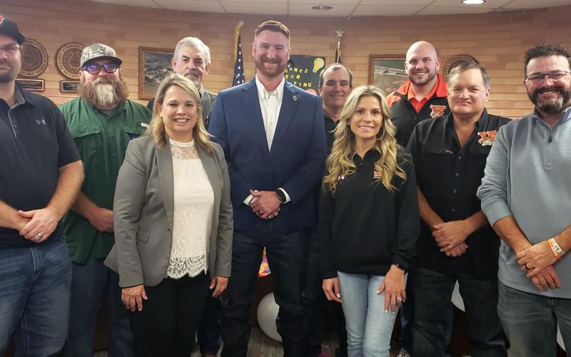 Sentinel Photo/Jessica Shepard Van Vleck ISD’s new police chief Stephen Jimenez was congratulated on joining the Van Vleck Leopard family and posed with VVISD trustees and administration personnel at the Jan. 13 meeting. Please see Pages 7 and 8 for more Van Vleck ISD news and photos