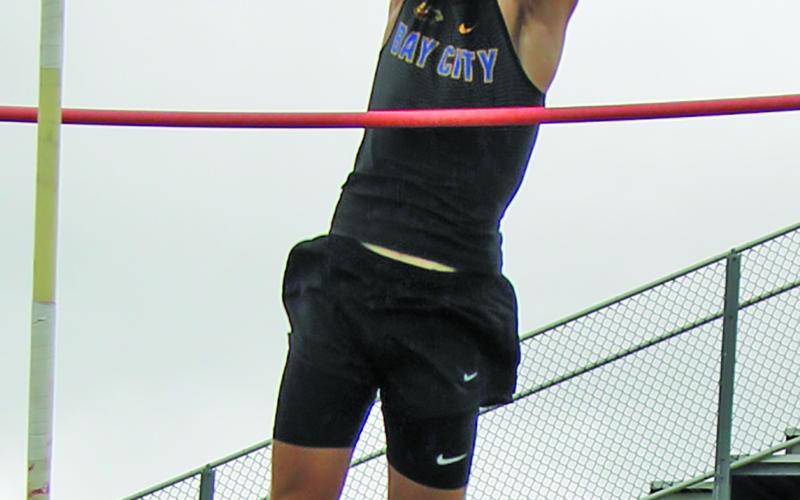 Sentinel Photo/Mike Reddell Blackcat pole vaulter Ty Schneider, shown here competing at last week’s district track meet, advanced to this week’s area meet.