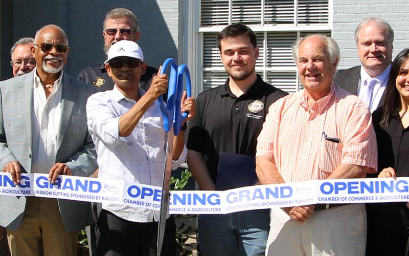 Joe's Italian Restaurant partnered with the Bay City Chamber of Commerce &amp; Agriculture for a grand opening ribbon-cutting ceremony on March 26. The location is under new management and hours of operation at 1300 7th St. in Bay City. Sentinel Photo/ Jessica Shepard