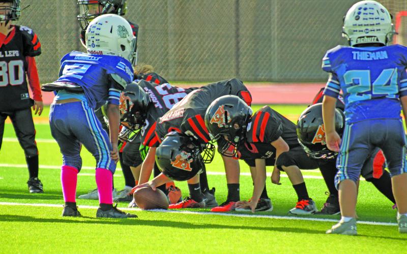 Photo/Anna Hernandez The recent Van Vleck PeeWee Superbowl vs Sweeny held Nov. 15.