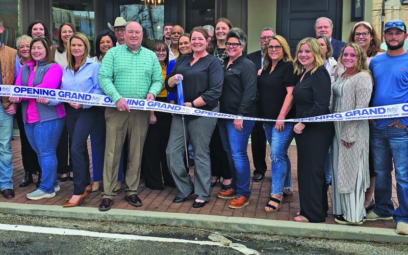 Bay City Chamber of Commerce &amp; Agriculture photo Topwater Real Estate partnered with the Bay City Chamber of Commerce &amp; Agriculture for a grand opening ribbon-cutting ceremony for its second location on Thursday, Jan. 22. The bar is located at 2244 Avenue G in Bay City.