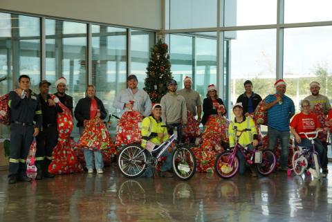 .Tenaris Photo TenarisBayCity had the honor of supporting the Matagorda County United Way Adopt-a-Family program. This year, Tenaris proudly helped 27 families during the Christmas season. We are overjoyed to contribute to the well-being of Matagorda County families and to spread joy this holiday season.