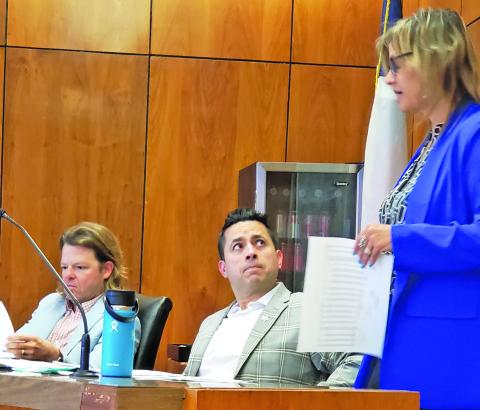 City Manager Scotty Jones addresses council, as Council Member Bradley Westmoreland (left) and Ben Flores listen. Sentinel Photo/Jessica Shepard