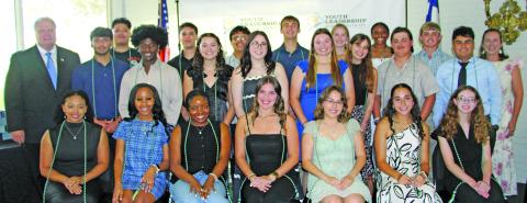 Sentinel Photo/Jessica Shepard The 2025 Matagorda County Youth Leadership Class. Class members are framed by adult leaders County Judge Bobby Seiferman, far left, and Jessica Russell, far right.