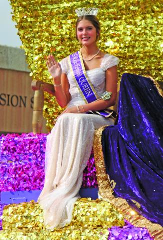 Sentinel Photo/Jessica Shepard 2025 Rice Festival Queen Marin Bolton, along with her royalty court and other contestants, were featured as part of the 8th Annual Matagorda County Veterans Appreciation Parade on Saturday, Nov. 8. 