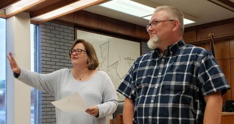 Bay City City Manager Shawna Burkhart introduced new Tourism Manager Darve Smith to his board Monday, Aug. 29. Smith took office Friday, Aug. 26. Bay City Sentinel/Jessica Shepard