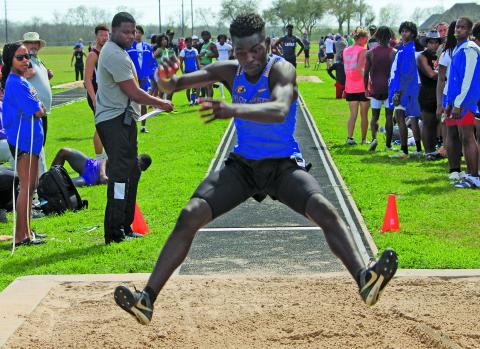Blackcat Xylan Williams Sentinel Photo/Mike Reddell