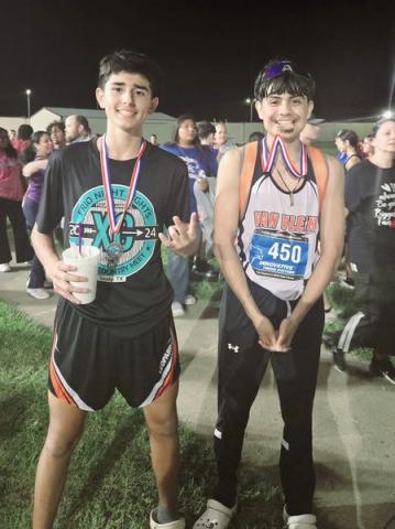 Van Vleck ISD photo After several lightning delays, the VVXC team was able to compete in their first meet of the season. The girls came out and worked hard. The Varsity boys had a strong showing finishing 2nd overall. Above, Juan finished 8th, and Javen finished 11th.