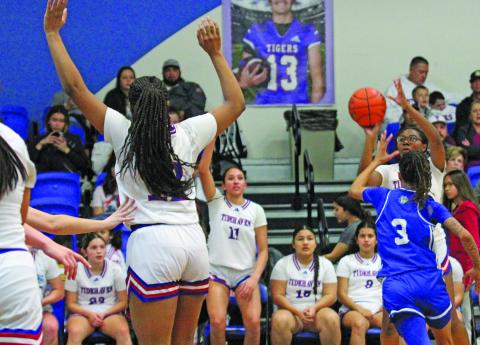 Photo by Anna Hernandez Tidehaven Tigerette Adriana Aboytes looks to take a shot or pass to teammates as Tidehaven lost to Edna 45-36 at home Jan. 23. Tidehaven’s schedule includes playing Columbus there Jan. 27 and hosting Industrial Friday, Jan. 30. No. 10 ranked Tidehaven is 24-5, 8-1 and first in district.