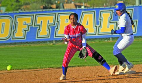 Photo by Anna Hernandez Bay City Ladycat Gracie Figuera (3) makes it to second base during the Ladycats’ game against Brazosport Tuesday, March 17. The Ladycats were to play El Campo Tuesday, March 24, and Wharton, March 31.