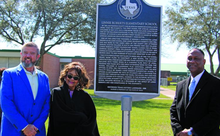 Sentinel Photo/Mike Reddell A state historical marker as a Texas Landmark building was dedicated at the old Linnie Roberts Elementary Saturday, Feb. 11. Shown, from left, are: BCISD Superintendent Dr. Dwight McHazlett, Linnie Roberts’ granddaughter Cheryl Roberts Owens and BCISD Police Chief Leroy Cunningham, a former student.