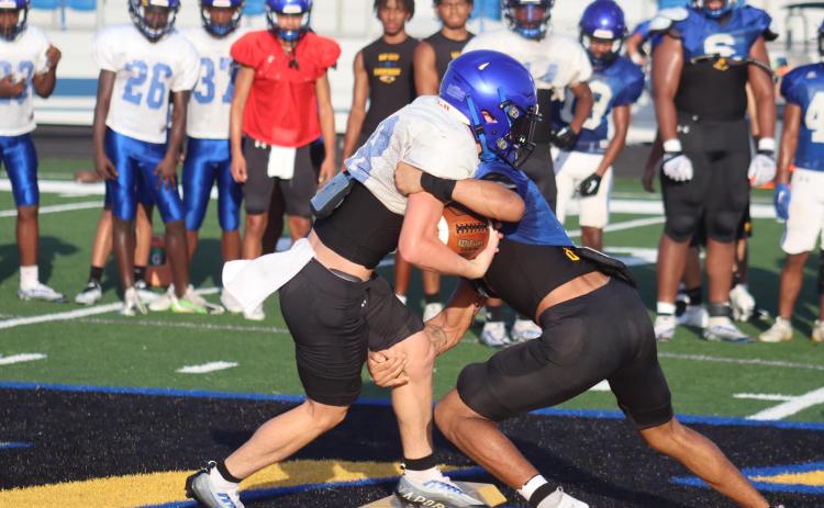 LaDarian Stone photo Bay City Blackcats held their first summer workout with pads on Saturday, the week’s end inter-squad scrimmage.