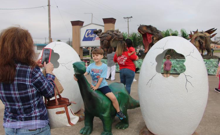 Sentinel Photo/MaLinda Reddell Dinosaurs & I Heart Cookies said this is its first visit in Bay City Monday, Feb. 10: “Epic experience with massive dinosaurs and a chance to purchase deep dish cookies.”