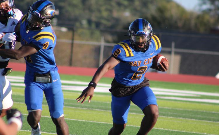 Sentinel Photo/Mike Reddell Keimarion Wiggins (2) runs for a big gain at LBJ-Austin.